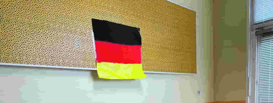 les forets noires dessert allemand servi a la cantine de louis pergaud banniere