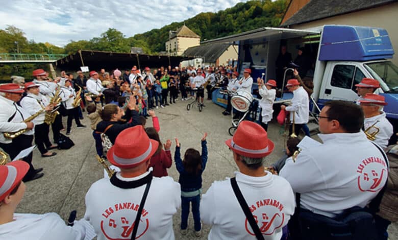 freteval marche artisanal animation avant