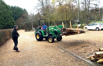 Les jardiniers de Sasnieres preparent louverture ©JMV 330