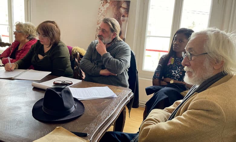 au premier plan le president patrice berard lors de la presentation de la nouvelle association litterart avant