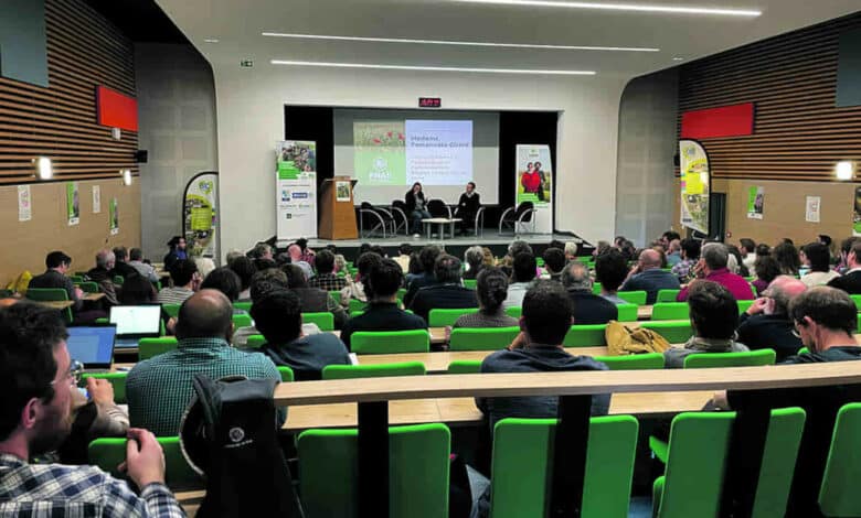 colloque dans le forum du lycee agricole de vendome avant