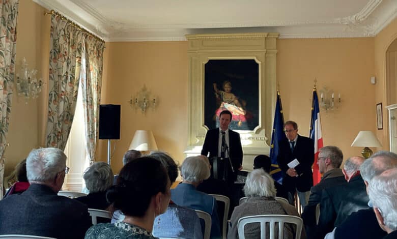 dans le salon de la sous prefecture presentation du bulletin 2023 de la ste archeologique avant