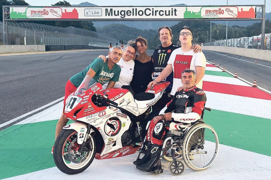 emmanuel berthereau avec une partie des benevoles sur le circuit de magello en italie 1