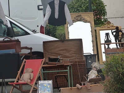 La Chartre sur le Loir ; marché des brocs