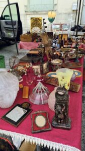 la chartre sur le loir boutiques b