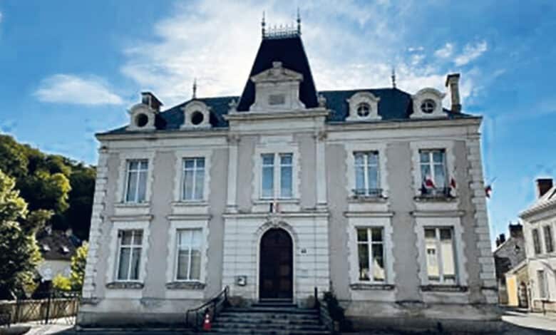 la chartre sur le loir mairie avant