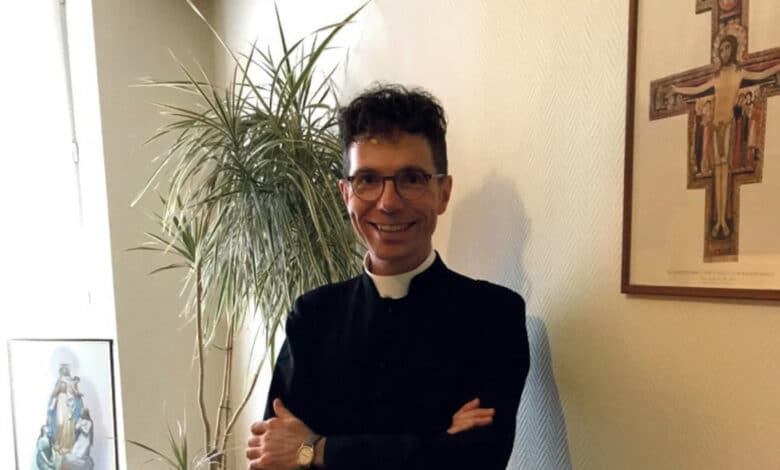 labbe benoit lhomme ducret officie a la paroisse de montoire depuis six ans avant