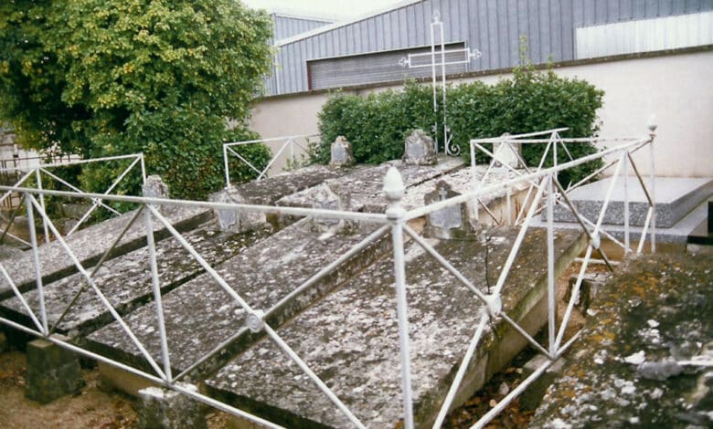 lieu de sepultures au cimetiere de la tuilerie avant
