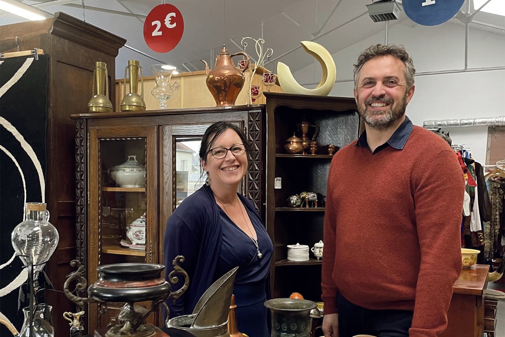 sandrine bernard et charles lavarenne dans le magasin fripart 1